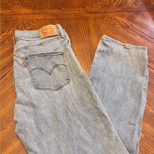 Women's Levi's Classic Light Blue Jeans